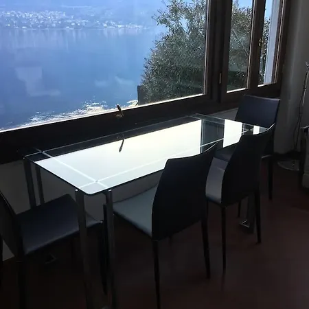 Ferienhaus Beautiful With Private Access To The Lake. Limonta