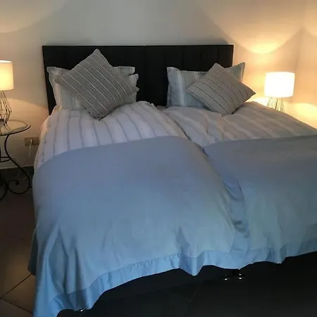 Beautiful With Private Access To The Lake. Limonta