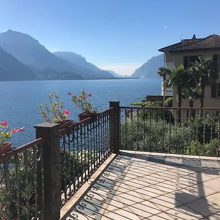 Beautiful With Private Access To The Lake.