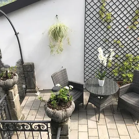 Beautiful With Private Access To The Lake. Holiday home Limonta