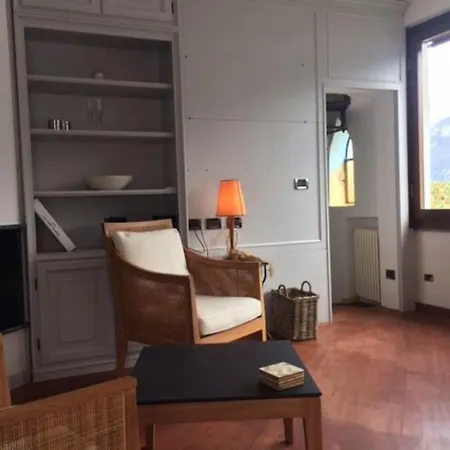 Holiday home Beautiful With Private Access To The Lake. Limonta